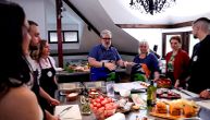 Kad se na roštiljanju spoje dobra hrana i pravi ljudi: Održan Grill & Chill Masterclass u organizaciji Ona.rs
