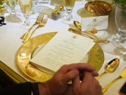 melanija, Tramp, kralj Čarls, meni