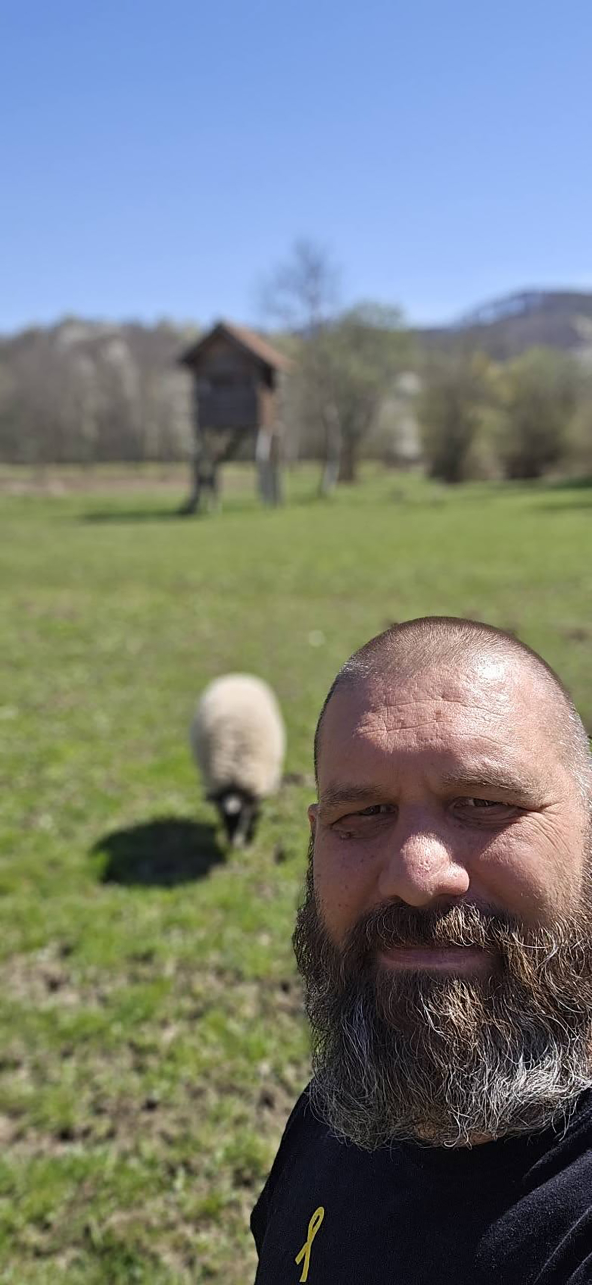 Nikola i Zorana grad zamenili šumom, pa šokirali sve: "Prodali smo kuću, štale, zemlju... Hvata nas panika"