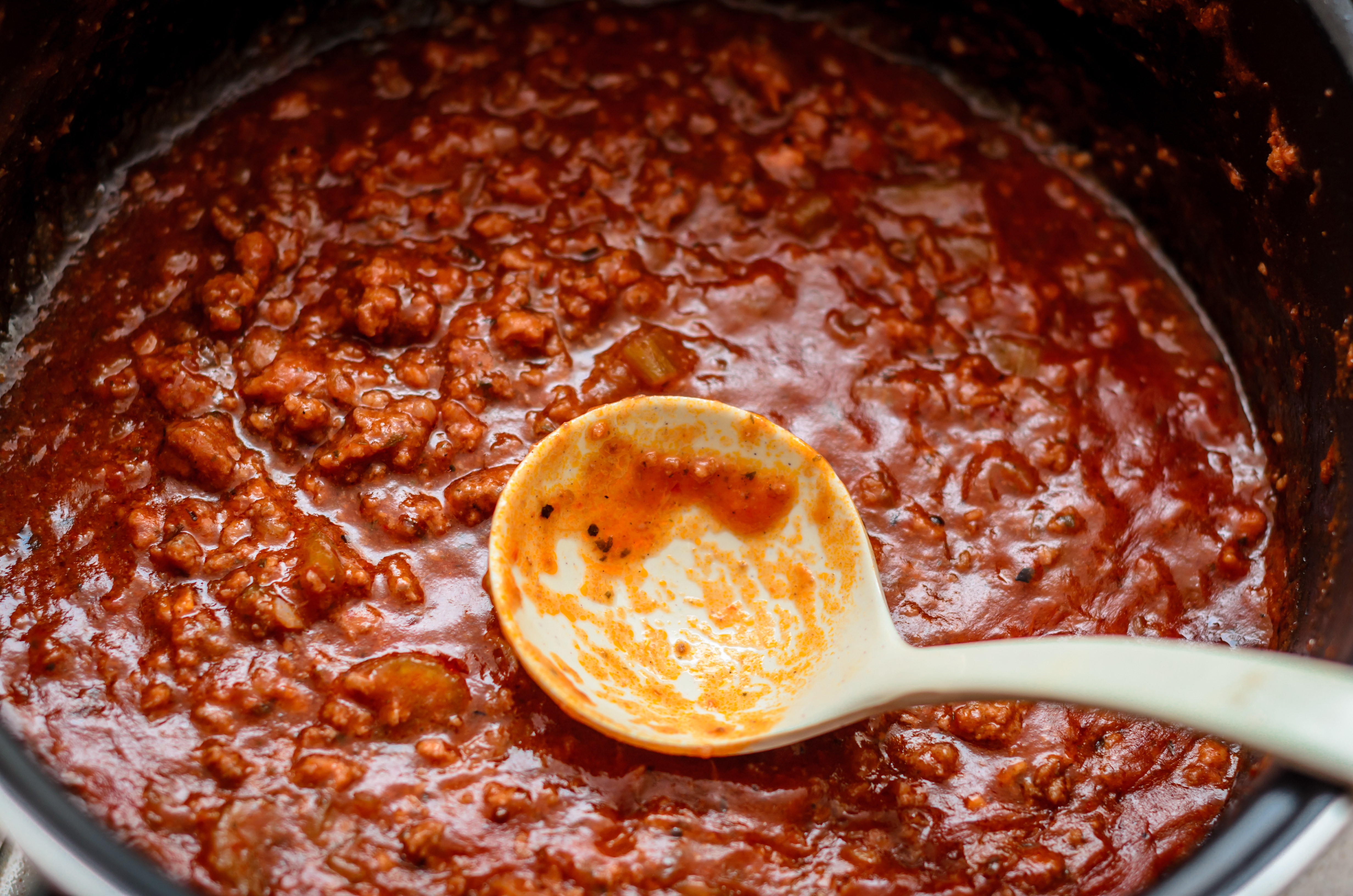 Mislili ste da znate kako se pravi bolonjeze? Moja baka je dodavala 1 neočekivan sastojak za najmekše meso