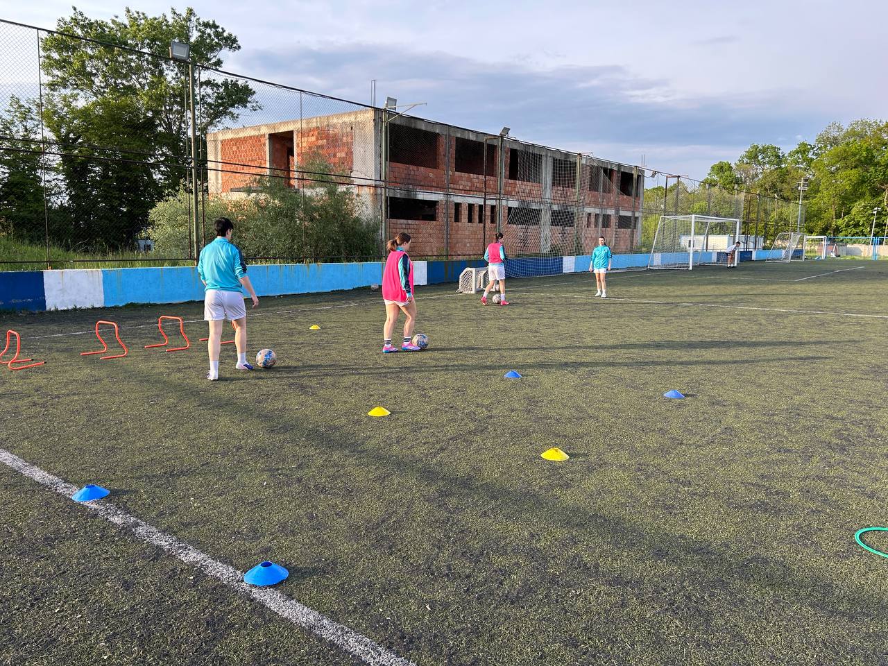 Novi početak, isti grb: Rad kao nekad, na Banjici "oživeo" ženski klub, ali i mlađe kategorije