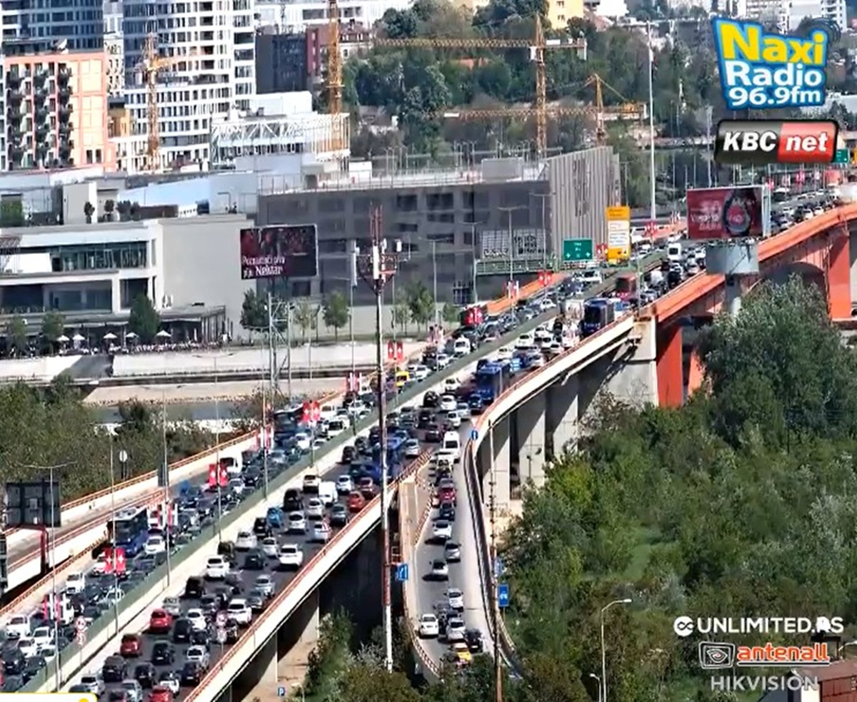 Beograd je upravo STAO: Kilometarske kolone na izlazima iz grada, ako krećete na Prvi maj, ovo morate znati