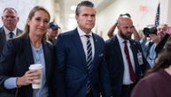 Hegset u zvaničnu posetu Francuskoj došao sa ženom i šestoro dece: Svi gledaju ovaj snimak, jedno brine!
