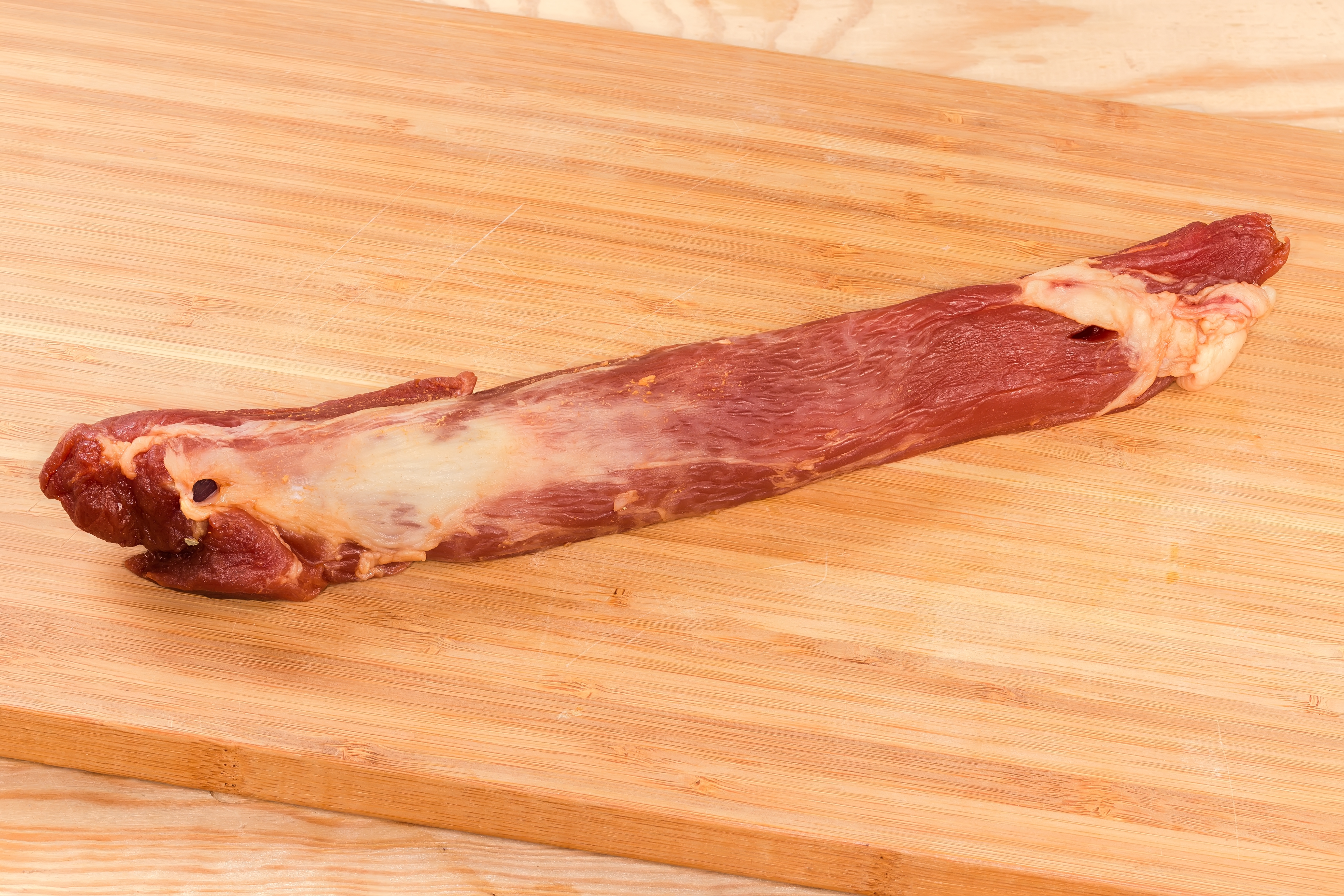 Šibenčanin izudarao komšiju komadom suvog mesa: Stigli policajci, usledio još veći haos!