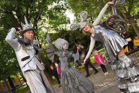 Žive statue, Festival Loznica
