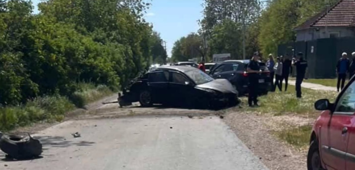 Teška nezgoda u Crvenki: Vozač izgubio kontrolu, automobil potpuno smrskan