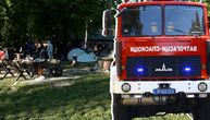 Požar na Adi Ciganliji: Plamen se širi, sve prekrivrno dimom, stigli vatrogasci