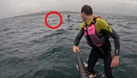 "NEMOJ DA PADNEŠ!" Ajkula od 4 metra prestravila surfere: Pratila ih na otvorenom moru, jeziva scena