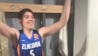 Pojavio se snimak slavlja košarkaša Zlatibora iz svlačionice: Slika Duleta Vujoševića i pesma posvećena Zvezdi