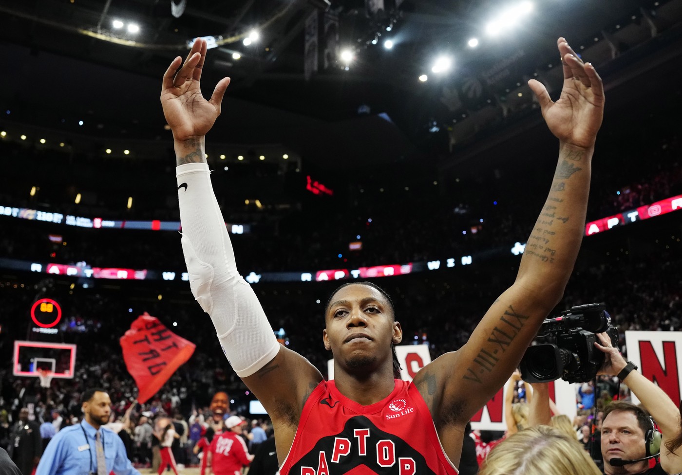 Bog pogledao Srbina! Ovo nikad nije viđeno, neverovatan koš na sekundu do kraja odveo Toronto do 7. utakmice