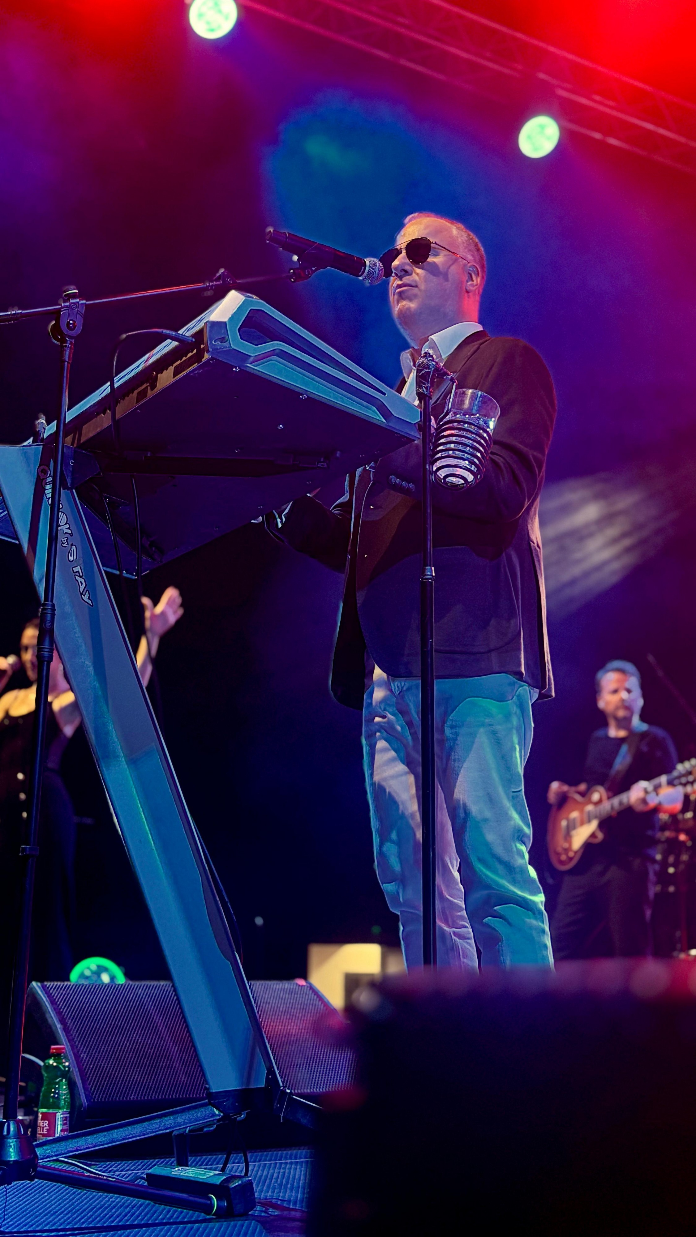 Saša Matić nakratko zaustavio koncert u Osijeku: Emotivni trenutak zbog kog su mnogima zasuzile oči