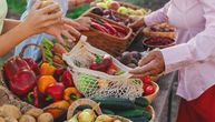 Srpski turisti ostali bez reči! Ovo je detaljan cenovnik osnovnih namirnica u Grčkoj