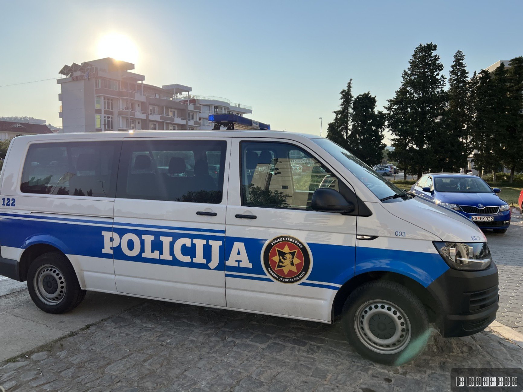 Zapalio svešteniku luksuzni džip ispred kuće! Nakon vatrene stihije produžen pritvor osumnjičenom