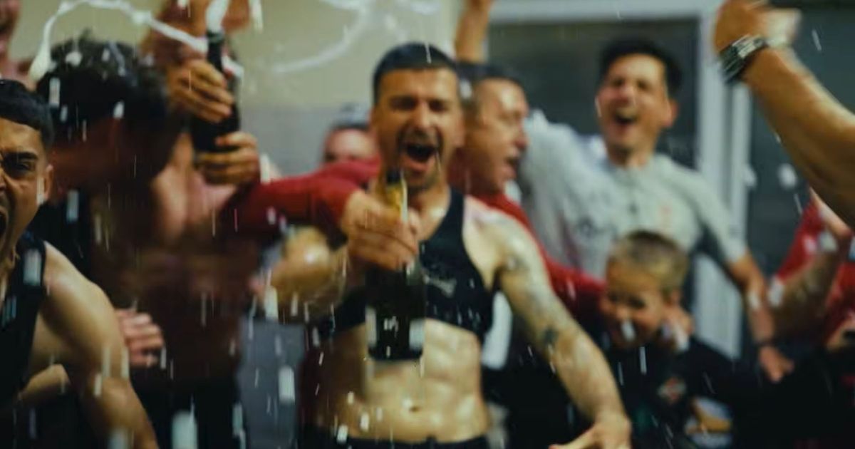 “Kao Real ili Barselona!” Ludnica na meču u Srbiji, nestvarni kadrovi slavlja s navijačima i iz svlačionice
