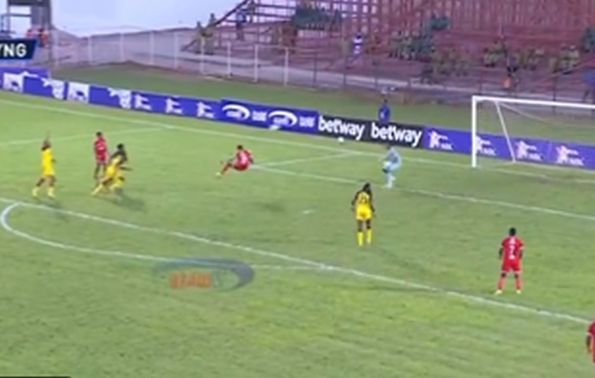 Gol godine stiže nam iz Tanzanije, ovakav potez nikad nije viđen