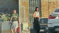 Bojana i Mirko Šijan među prvima stigli na slavu kod Rodića u Titel: Zet u rukama nosi poklon