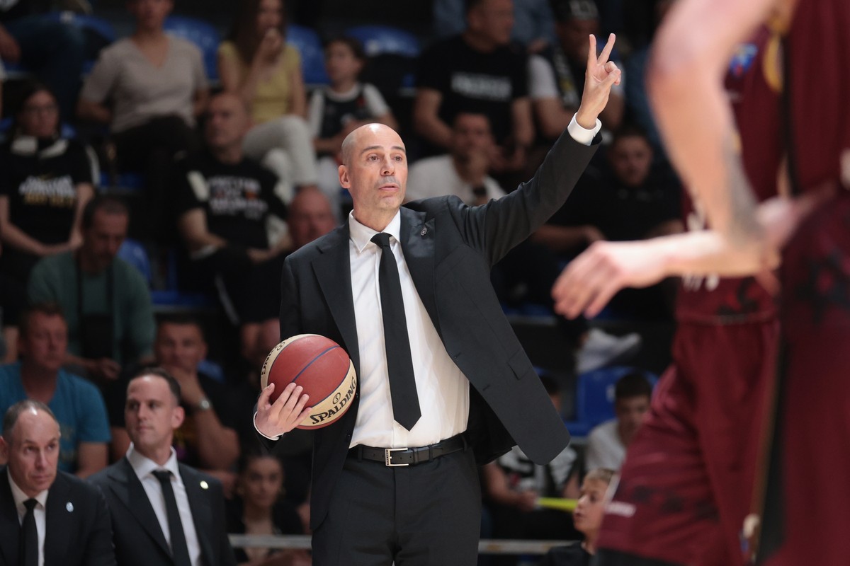 Penjaroja menja Svetislava Pešića? Partizan bi mogao da ostane bez trenera, tri velikana se raspituju