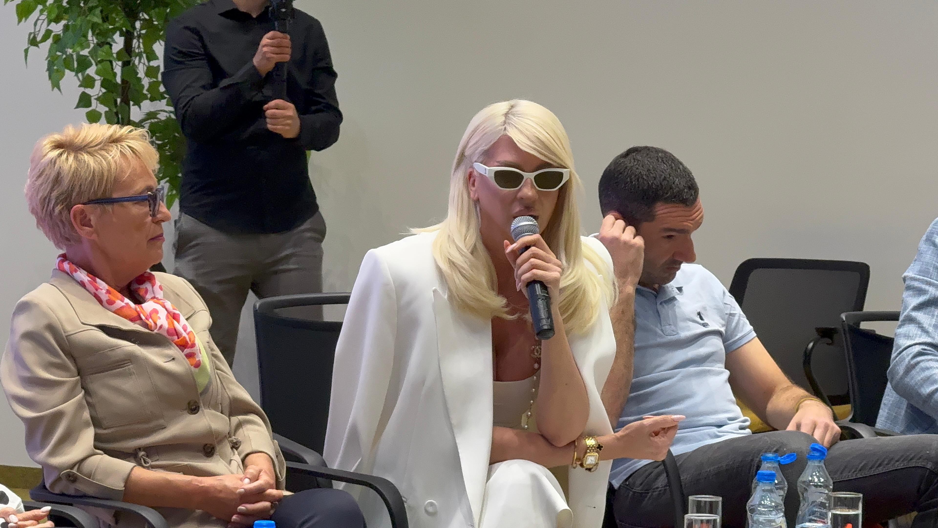 "Situacija nije bila dobra" Jelena Karleuša o alimentaciji: "Poravila se zbog naznaka da će snositi posledice"