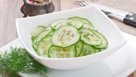 Tajna prave kafanske salate od krastavca: Svi dodaju sirće, ali zbog jednog sastojka je bolja nego kod kuće