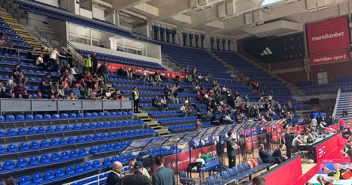 Da li ova slika iz Pionira kaže da je Srbiji potrebna jaka KLS? Zvezda igra protiv Olimpije, tribine prazne...