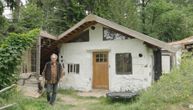 Pobegao od sistema i 18 godina živi sam na ostrvu: Nema račune, ali ovo većina ne bi mogla da izdrži
