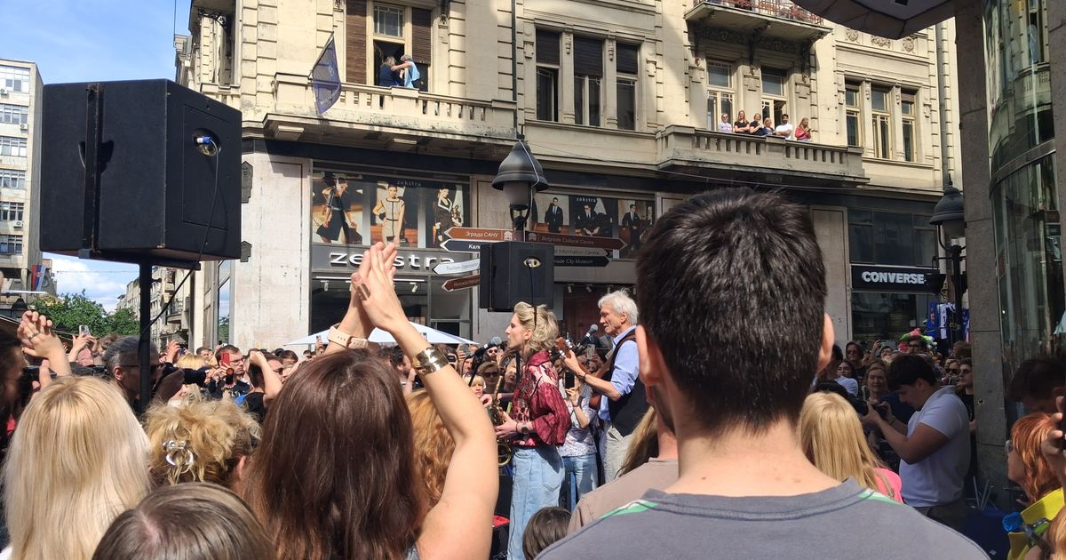 Krcato u Knezu: Koncert iznenađenja legendarnog muzičara u centru Beograda, ovo je povod