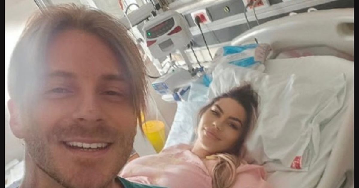 Pevač se razveo pre godinu dana, sad dobio ćerku: Objavio sliku žene iz porodilišta, pa joj se lično obratio