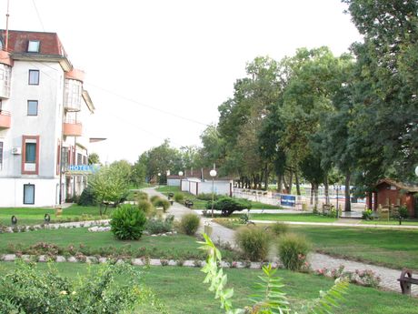 Banja Dvorovi