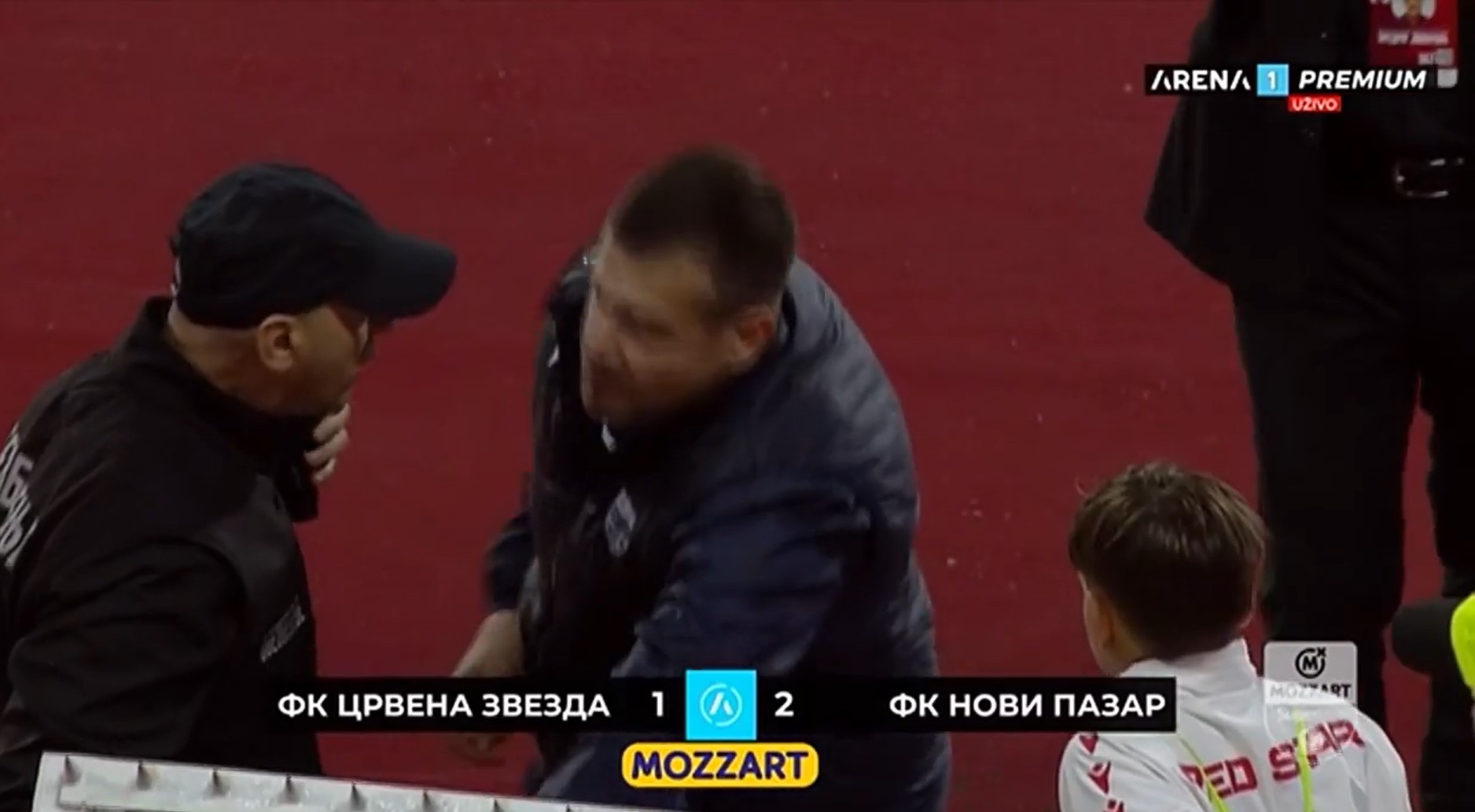 Šta se desilo posle meča Zvezda - Novi Pazar? Lalatović objašnjavao obezbeđenju da puste sina da uđe na teren