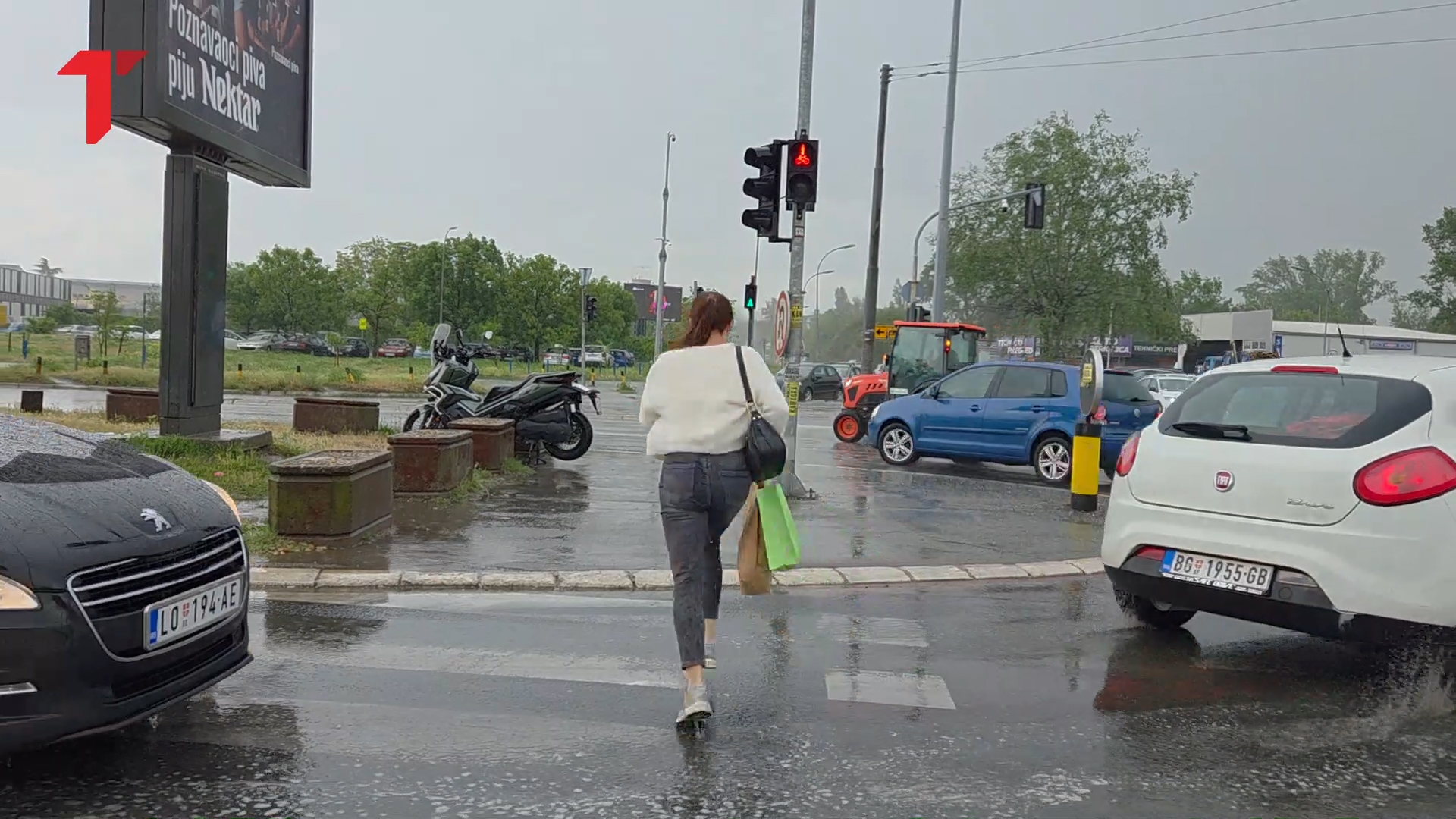 Ovo nismo očekivali, bežao je kako je ko stigao! Pogledajte kako se pljusak obrušio na Beograd