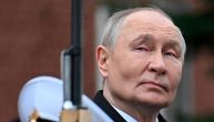 Ko je čovek s kojim se Vladimir Putin srdačno pozdravio u hotelu: Ovo je snimak o kojem svi pričaju