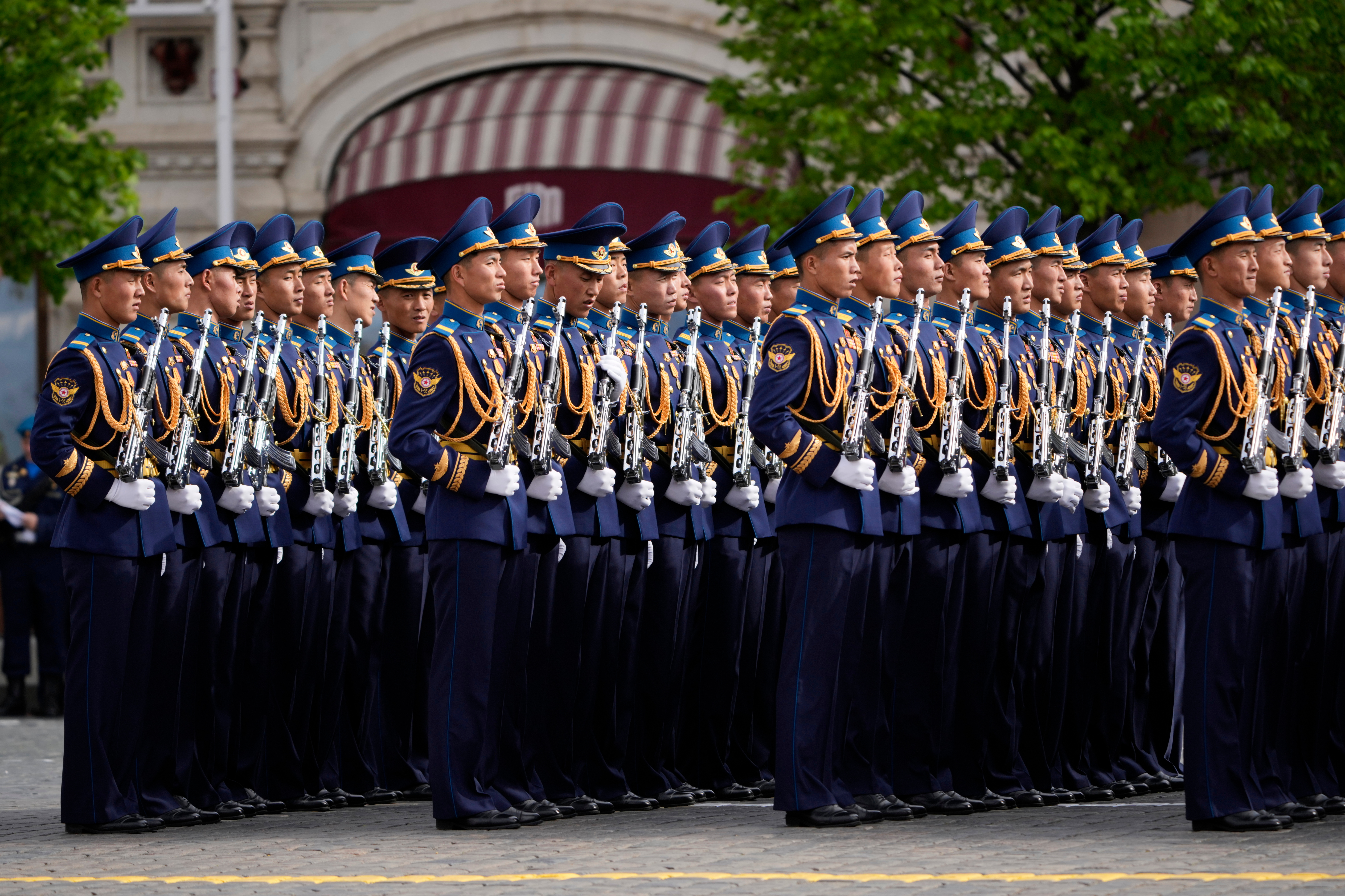 Počela parada povodom Dana pobede u Moskvi: Svet čeka govor Vladimira Putina