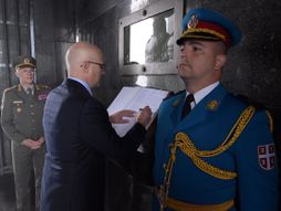 Vučević na Spomeniku Neznanom junaku