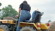 Veliki peh novinarke tokom snimanja sa legendama Partizana, ovako je Tripkoviću "slupala" traktor