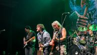 Srpska publika oduševila originalnog gitaristu Mejdena! Rainmaker i gosti napravili spektakl u Luci Beograd
