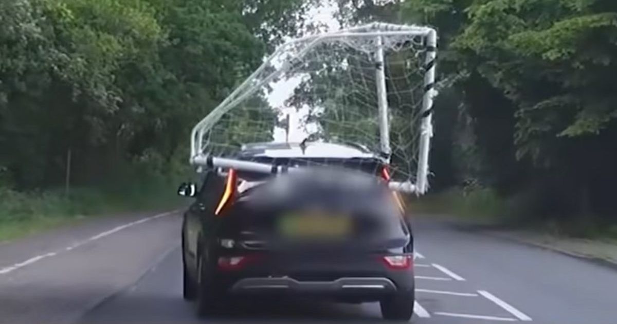 OWN GOAL Driver fined 200 euros: Just look what he was transporting on the roof of the car!