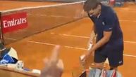 Novakov verni navijač napravio šou u Rimu: Hamad mu ispunio obećanje, onda je viđena najluđa scena na tribini