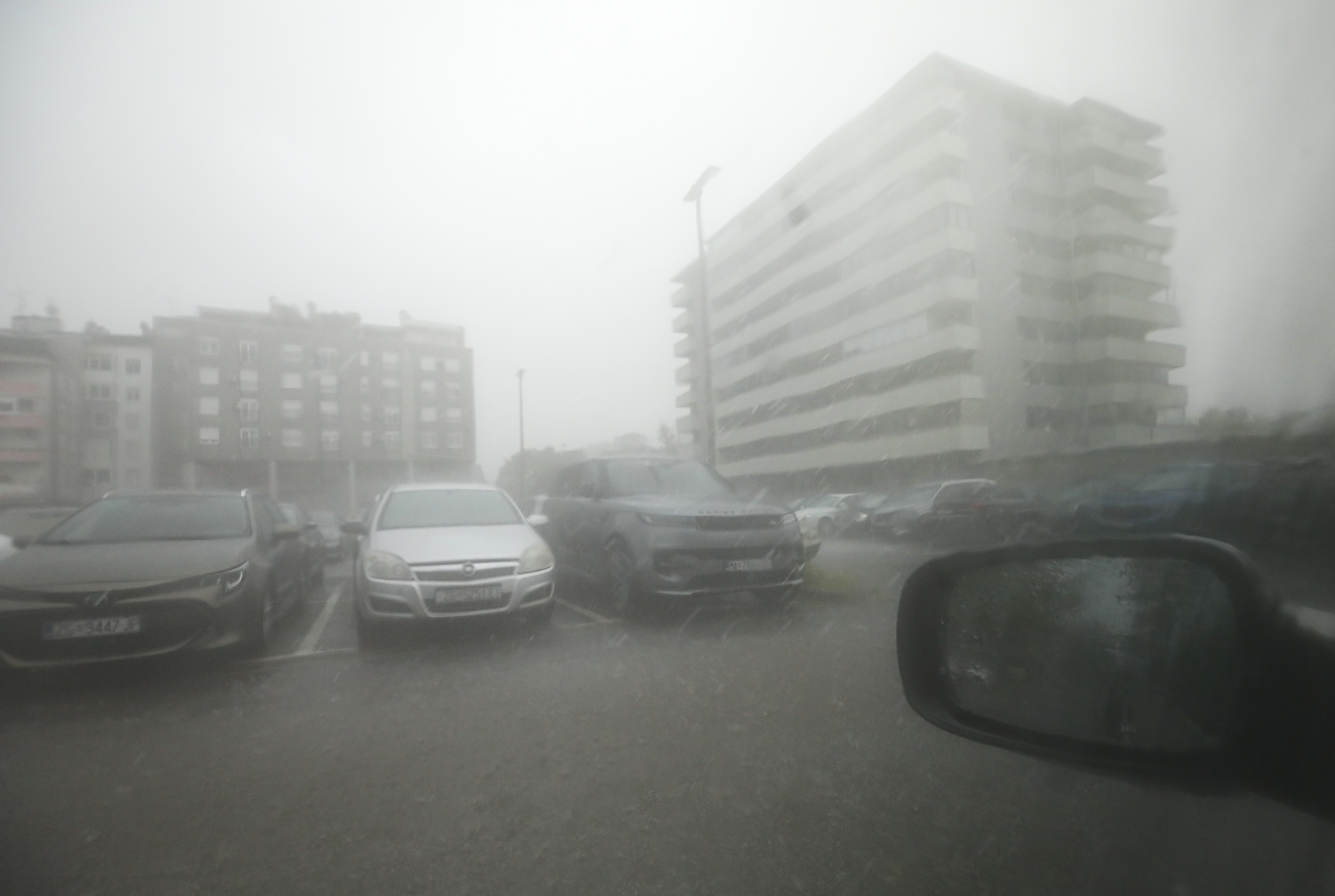 Veliko nevreme u Hrvatskoj: U Zagrebu obilne padavine, grad u Međimurju i Zagorju