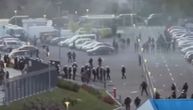 Pojavio se snimak haosa ispred stadiona u Loznici, Delije u sukobu sa policijom pred finale Kupa Srbije