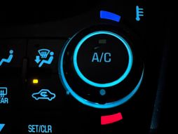 Dugme za klimu, auto