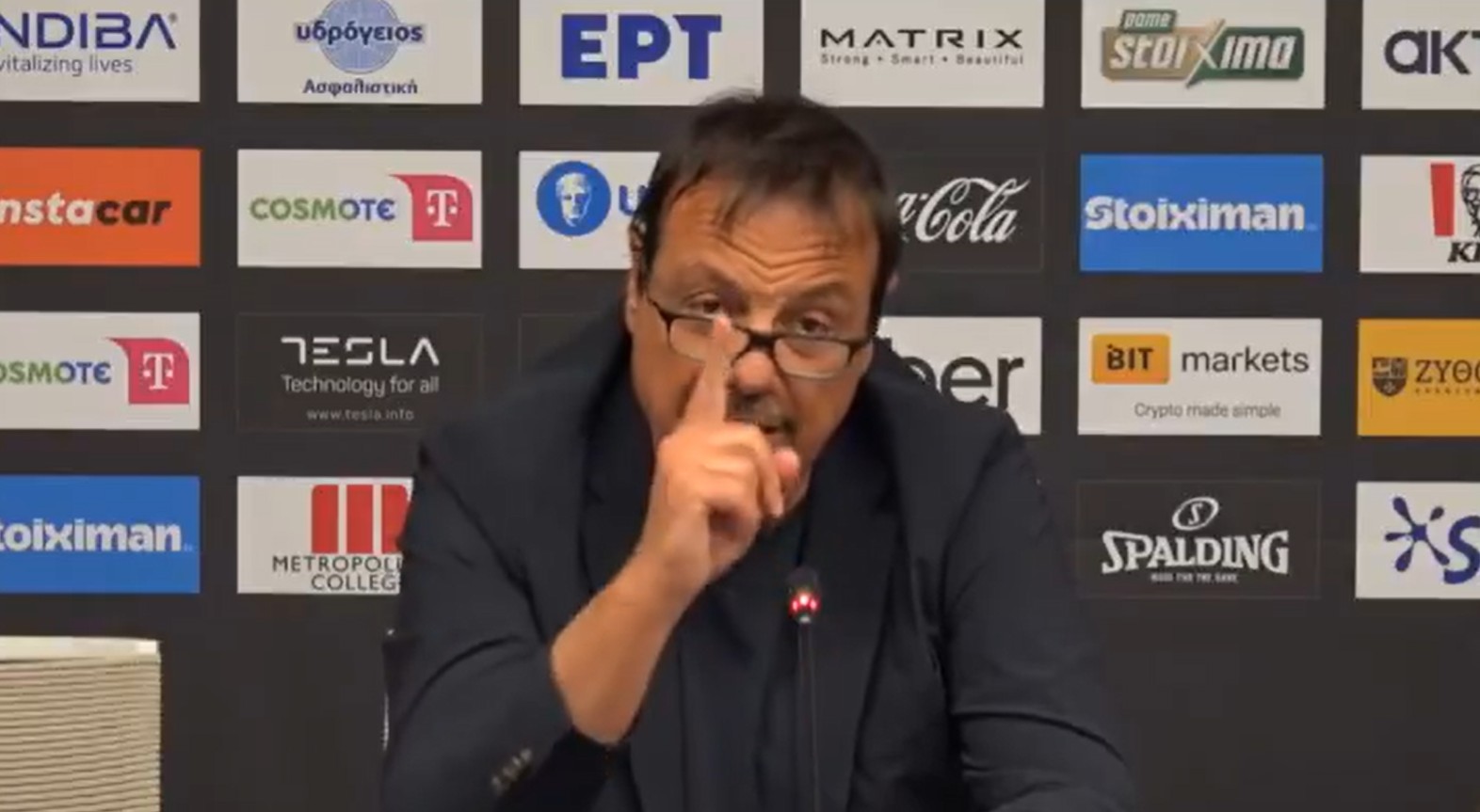 Ataman opet provocira Srbe, uvek smo mu u glavi: "Oni misle da su u vrhu košarke, a mi smo pobedili Jokića..."