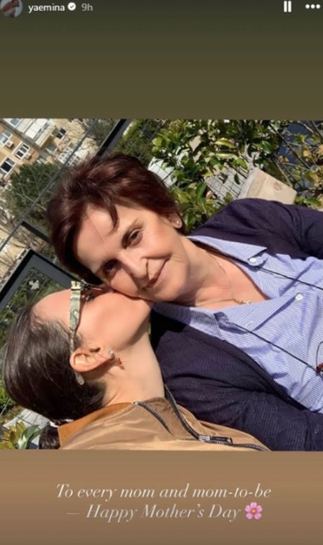 Emina Jahović sa majkom Senijom