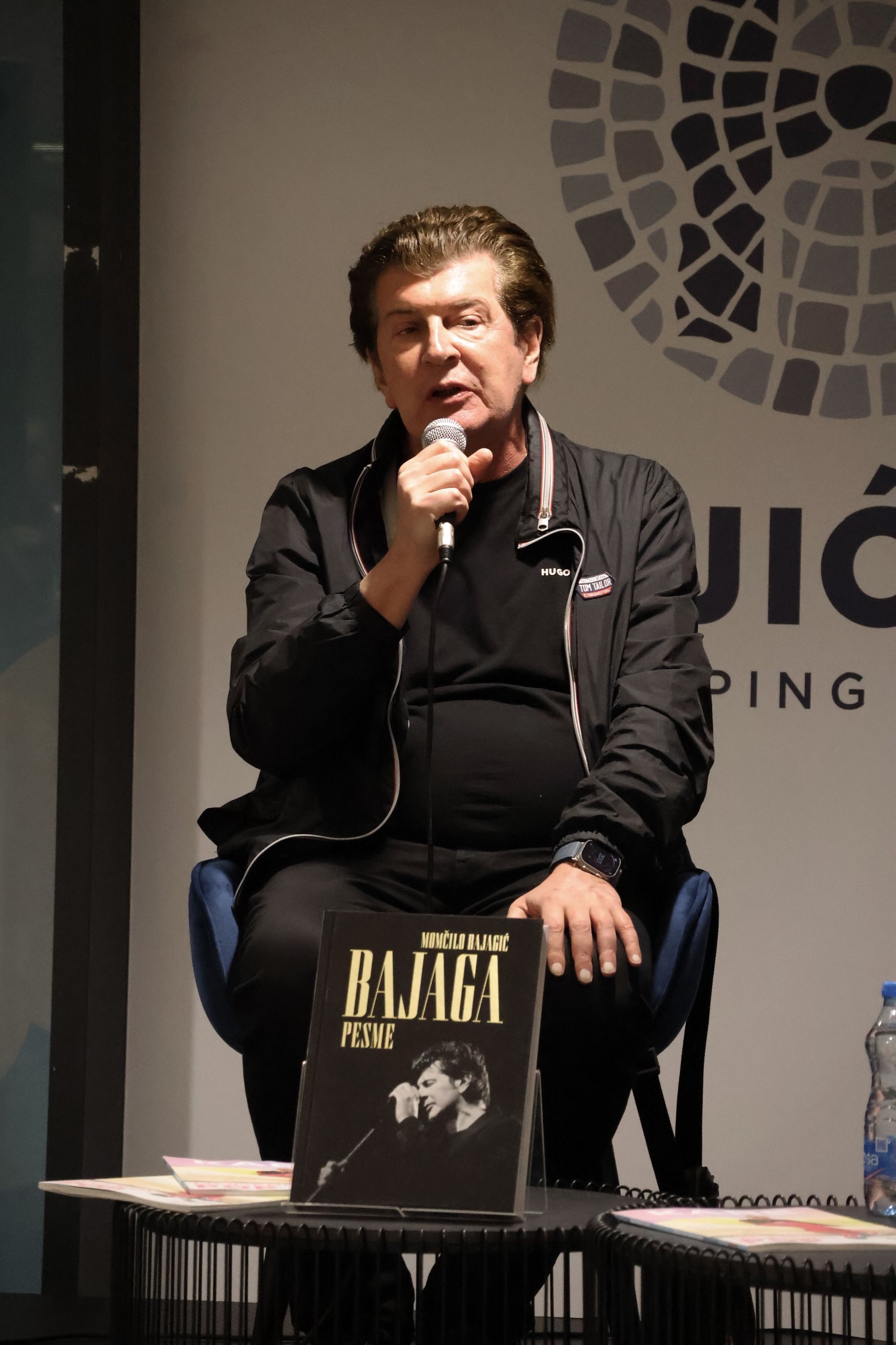 Bajaga na festivalu "GRAD ČITA" monografiju "Pesme": Decenije stvaralaštva kroz 160 pesama i lične uspomene