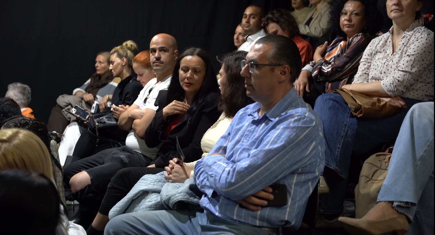 „Ples mrtve kokoši“ premijerno izveden pred prepunom salom Akademskog pozorišta u Beogradu