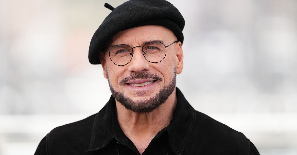 Džon Travolta objasnio zašto je nosio beretku na Kanskom festivalu