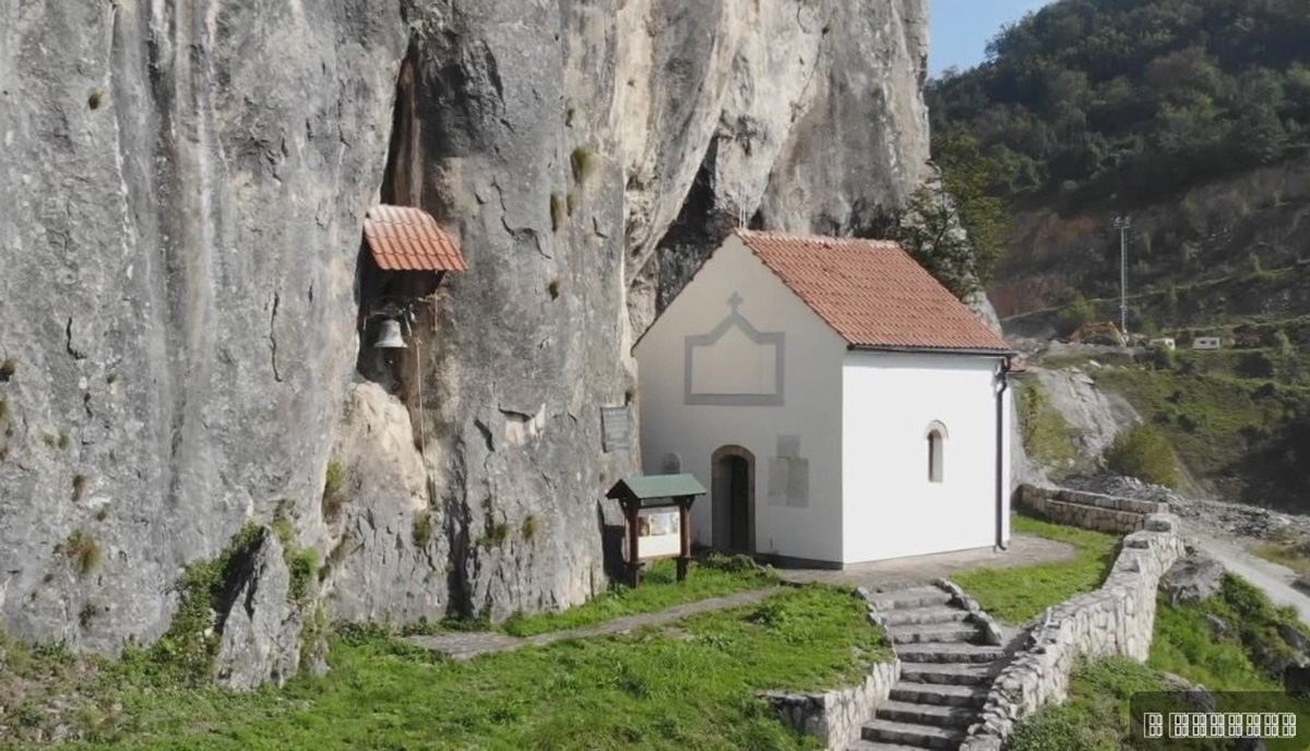 Ništa im nije sveto: Vandali oskrnavili crkvu kod Hadži Prodanove pećine