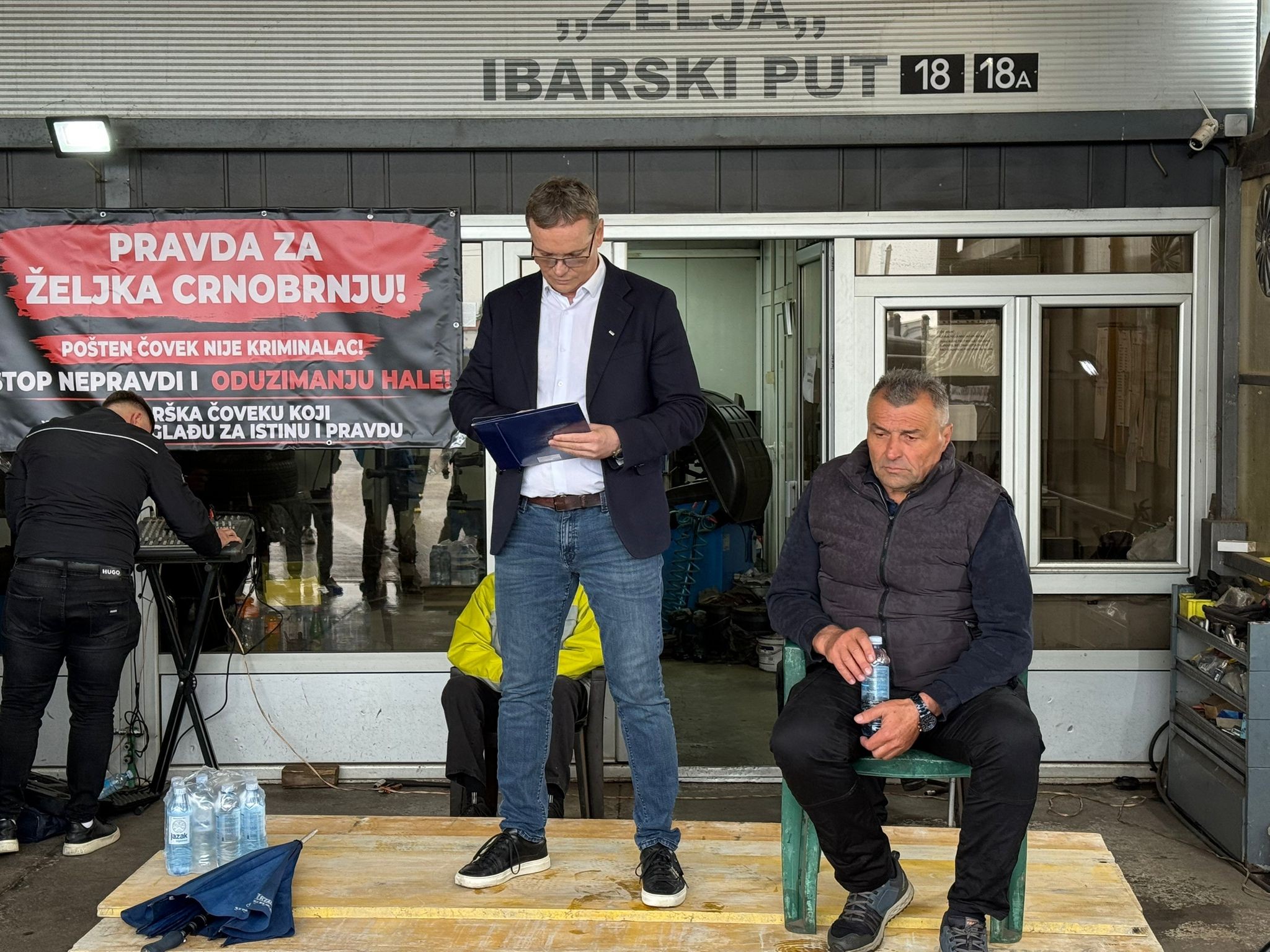 Građani stali uz Želimira Crnobrnju, koji 5. dan štrajkuje glađu! Otimaju mu imovinu, koju je pošteno kupio