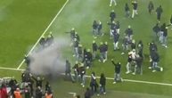 Haos u Francuskoj: Navijači uleteli na teren i prekinuli utakmicu, fudbaleri odmah otrčali u svlačionicu