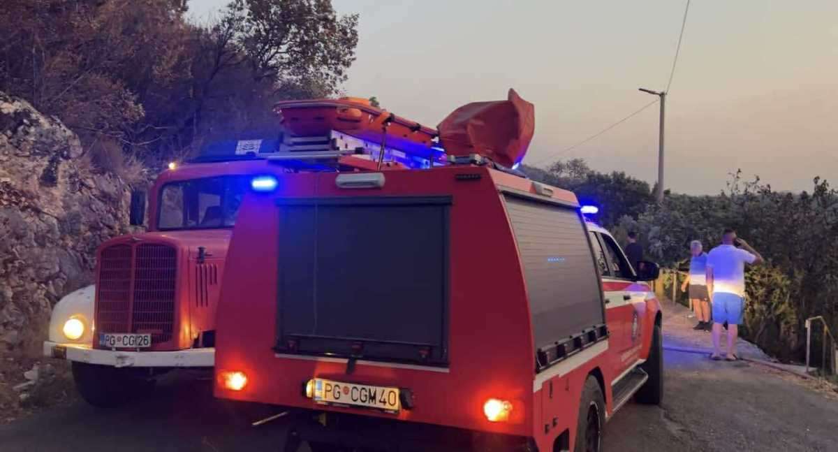 DRAMA KOD HERCEG NOVOG: Plamen se približio kućama u Bijeli, meštani u strahu, naselja bez struje!