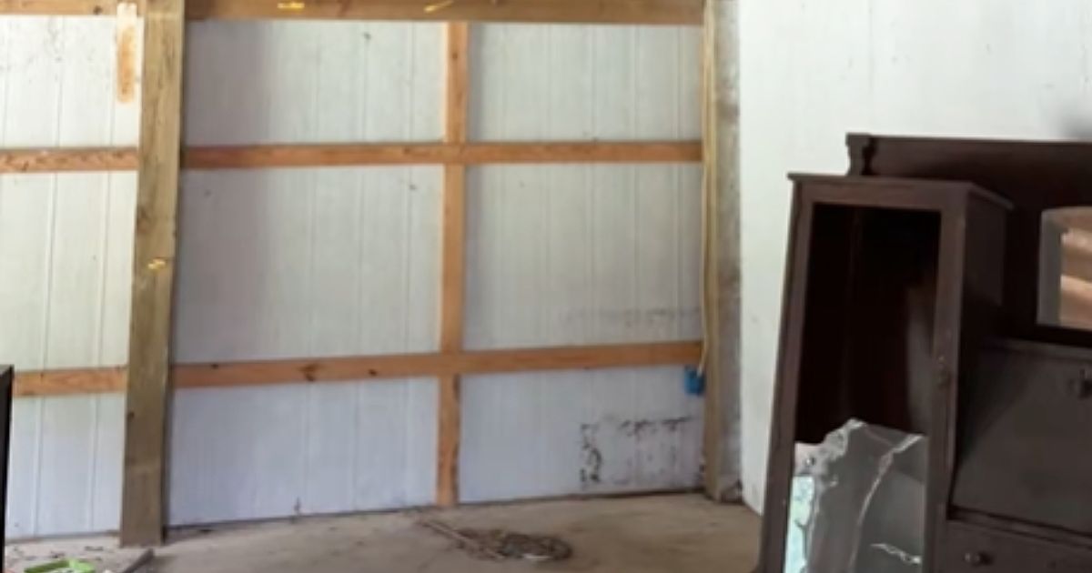 Decided to move her mother and father into a garage, and when they opened the door, everyone was speechless